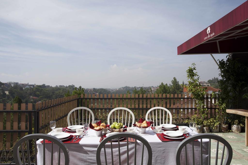 Casa De Apple Hotel Bandung Exterior photo